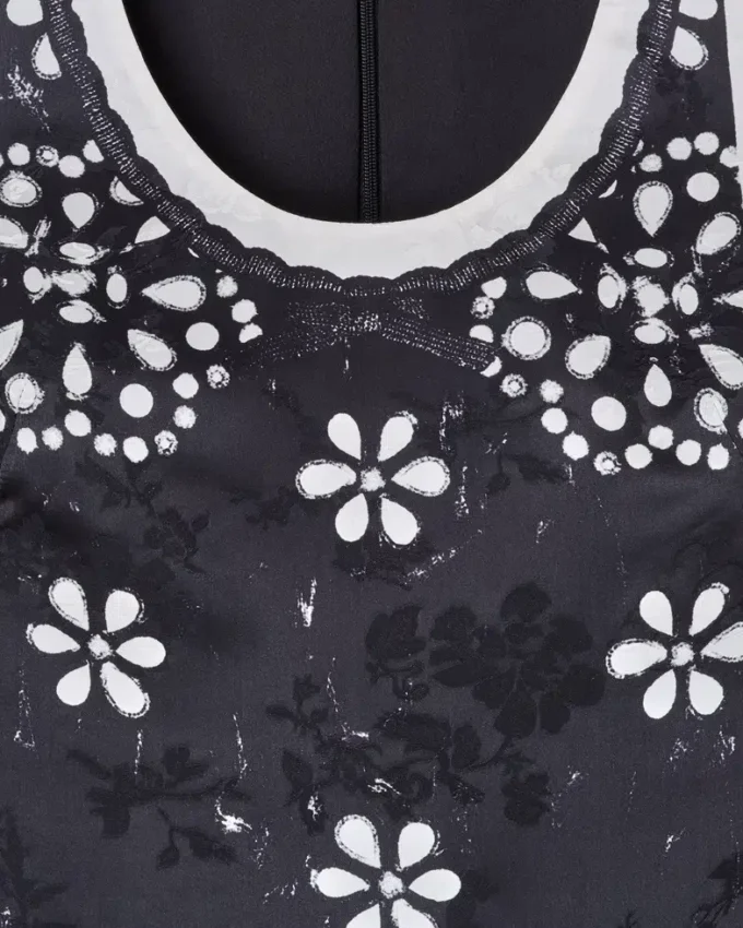 Trompe L’Oeil Eyelet Elbise