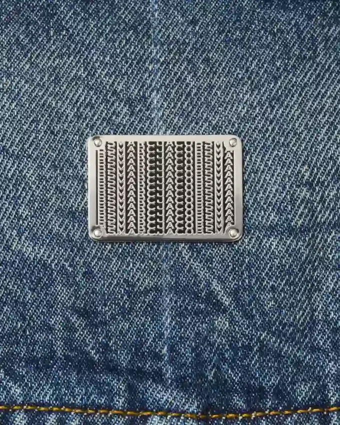 Yırtık ve Onarılmış Flüt Desenli Denim Ceket Yırtık ve Onarılmış Flüt Desenli Denim Ceket
